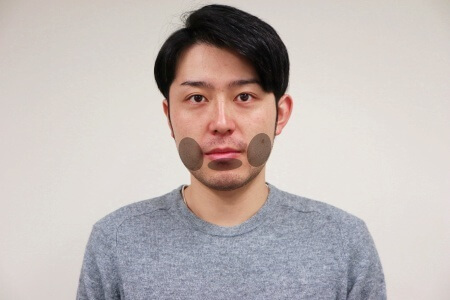 髭の形をイメージして剃る部分を決める