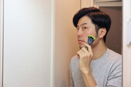 ヒゲ全体をシェービング