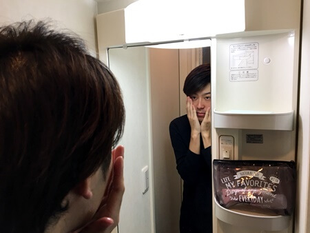 青髭を綺麗に隠す手順①顔を洗って油分を落とす